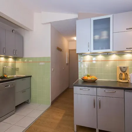 Апартаменты Sleeps 4