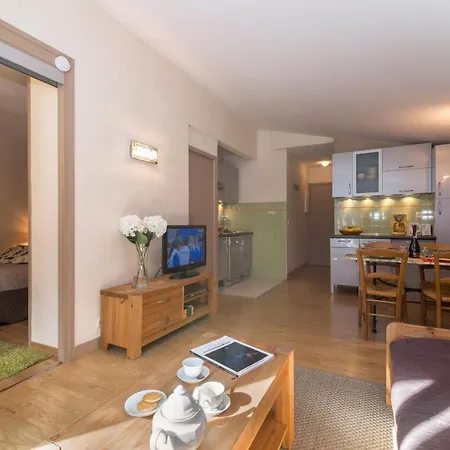 Sleeps 4 * Шамони