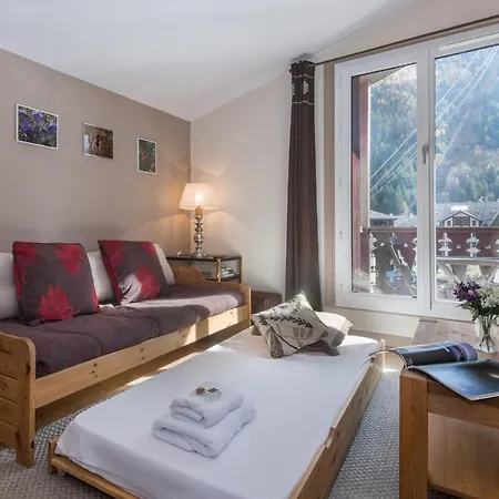 Апартаменты Sleeps 4 *