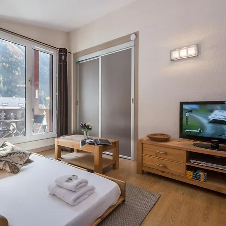 Апартаменты Sleeps 4 *